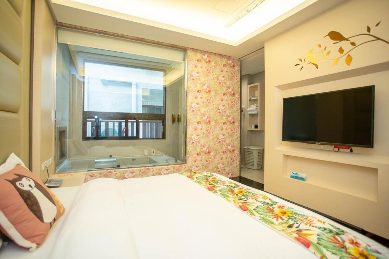 日月潭天月水色民宿 Yuchi Exterior foto